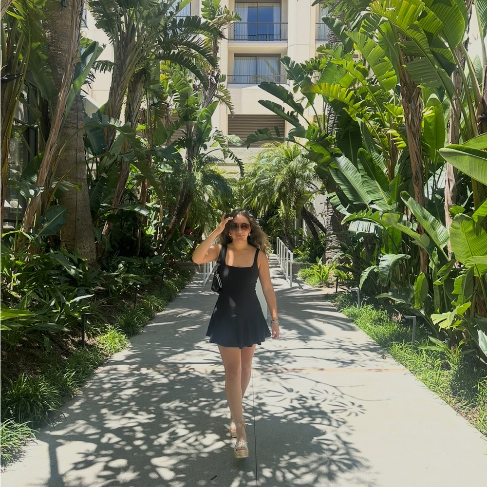 I'M GOING LIVE!!! 🌸☀️🤍☕🫶🏼 - Picture 5 of 7
